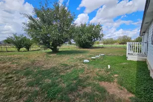 1778 Fm 1704, Elgin, TX 78621 - Photo 17