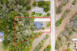 587 W Keanahalululu Ln, Bastrop, TX 78602 - Photo 35