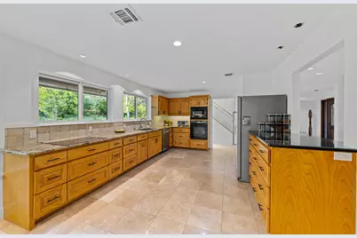 915 Wild Basin Ledge, Austin, TX 78746 - Photo 11