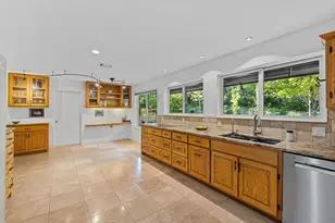 915 Wild Basin Ledge, Austin, TX 78746 - Photo 9