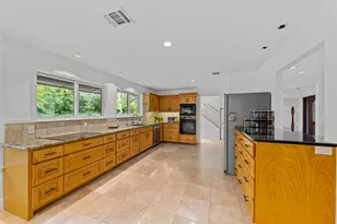 915 Wild Basin Ledge, Austin, TX 78746 - Photo 11