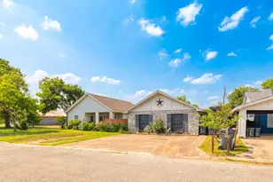 116 S Hackberry Ave, Luling, TX 78648 - Photo 29