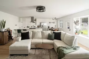 304 Skyloop Dr, Austin, TX 78745 - Photo 9