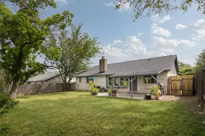 304 Skyloop Drive, Austin, TX 78745 - Photo 5