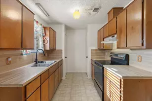 303 Ponderosa Rd, Bastrop, TX 78602 - Photo 13