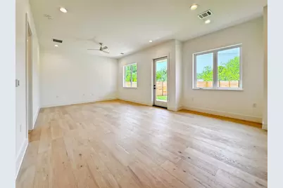 3614 Abbate Circle #B, Austin, TX 78721 - Photo 11