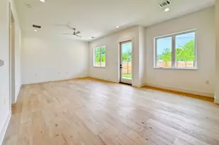 3614 Abbate Cir, Austin, TX 78721 - Photo 11