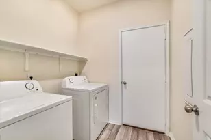 216 The Duke Dr, Jarrell, TX 76537 - Photo 11
