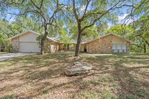 110 Hillsedge Rd, Wimberley, TX 78676 - Photo 1