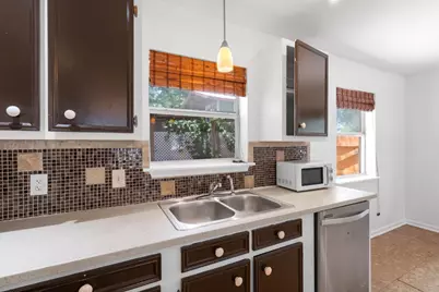 1211 Delano Street, Austin, TX 78721 - Photo 9