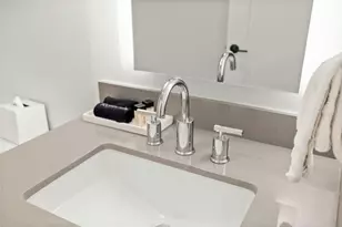 49 Navasota St, Austin, TX 78702 - Photo 31