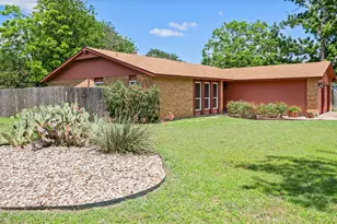 8914 Sparkling Creek Dr, Austin, TX 78729 - Photo 27