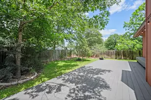 8914 Sparkling Creek Dr, Austin, TX 78729 - Photo 23