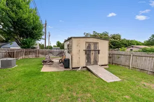 401 Drake Ln, Taylor, TX 76574 - Photo 29
