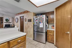 401 Drake Ln, Taylor, TX 76574 - Photo 13