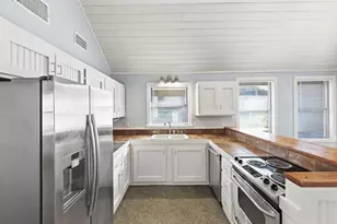 1811 Waterston Ave, Austin, TX 78703 - Photo 9