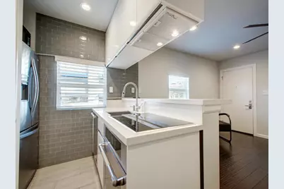 3110 Red River Street #306, Austin, TX 78705 - Photo 5