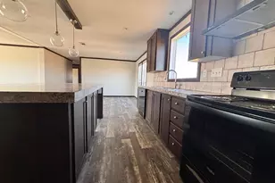 149 Castellana Wy, Elgin, TX 78621 - Photo 5