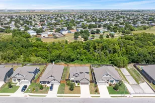 211 Brookside St, Hutto, TX 78634 - Photo 35