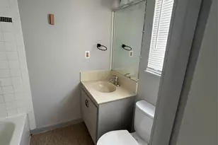 1107-4 Pine St, Bastrop, TX 78602 - Photo 9