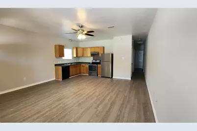 605 M L K Boulevard #A, Elgin, TX 78621 - Photo 5