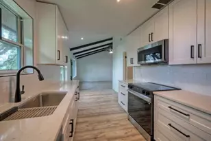 8005 Northforest Dr, Austin, TX 78759 - Photo 15