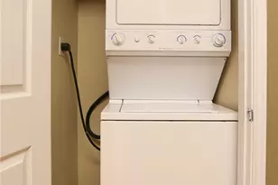 910 W 25th St, Austin, TX 78705 - Photo 9