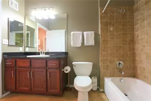 910 W 25th St, Austin, TX 78705 - Photo 15