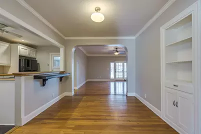 1300 Crestwood Road, Austin, TX 78722 - Photo 7