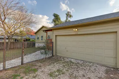 1300 Crestwood Road, Austin, TX 78722 - Photo 33