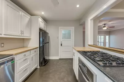 1300 Crestwood Road, Austin, TX 78722 - Photo 15