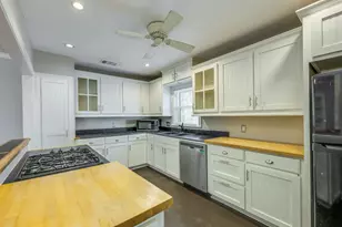 1300 Crestwood Rd, Austin, TX 78722 - Photo 11