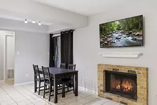 421 W San Antonio St, San Marcos, TX 78666 - Photo 5