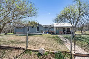 137 Scarlet Oaks Dr, Dale, TX 78616 - Photo 1