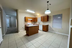 376 Spruce Dr, Kyle, TX 78640 - Photo 5