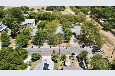 402 Swanee Drive, Austin, TX 78752 - Photo 11