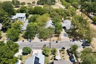 402 Swanee Dr, Austin, TX 78752 - Photo 11