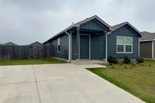 510 Sunray Dr, Lockhart, TX 78644 - Photo 3