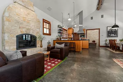 309 Ridgeview Drive, Fredericksburg, TX 78624 - Photo 15
