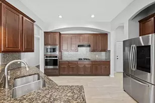 5609 York Bridge Cir, Austin, TX 78749 - Photo 9