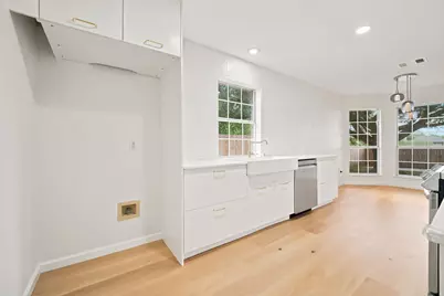1319 Rocky Creek Drive, Pflugerville, TX 78660 - Photo 9