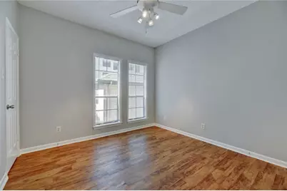 711 W 21st Street #204, Austin, TX 78705 - Photo 19
