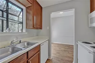 711 W 21st St, Austin, TX 78705 - Photo 15