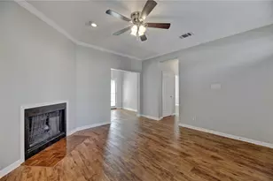 711 W 21st St, Austin, TX 78705 - Photo 3