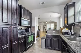 525 N Heatherwilde Blvd, Pflugerville, TX 78660 - Photo 9