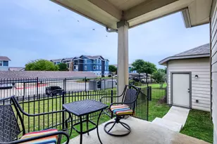 525 N Heatherwilde Blvd, Pflugerville, TX 78660 - Photo 19