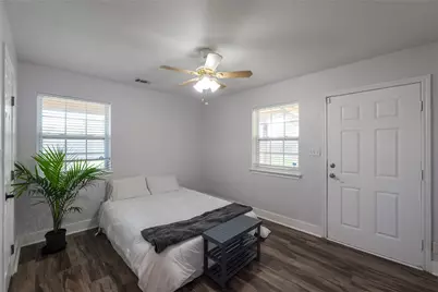 201 E Eggleston Street, Manor, TX 78653 - Photo 27