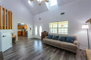 201 E Eggleston St, Manor, TX 78653 - Photo 9