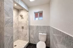 4611 Milburn Ln, Austin, TX 78702 - Photo 7