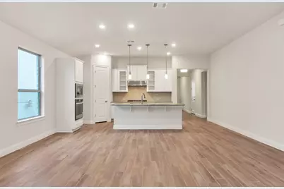 210 Gulfton Street, Lakeway, TX 78738 - Photo 9